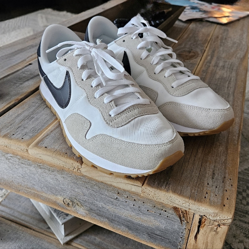 Nike Air Pegasus 83 sneaker DH8229-101  Mens sneaker